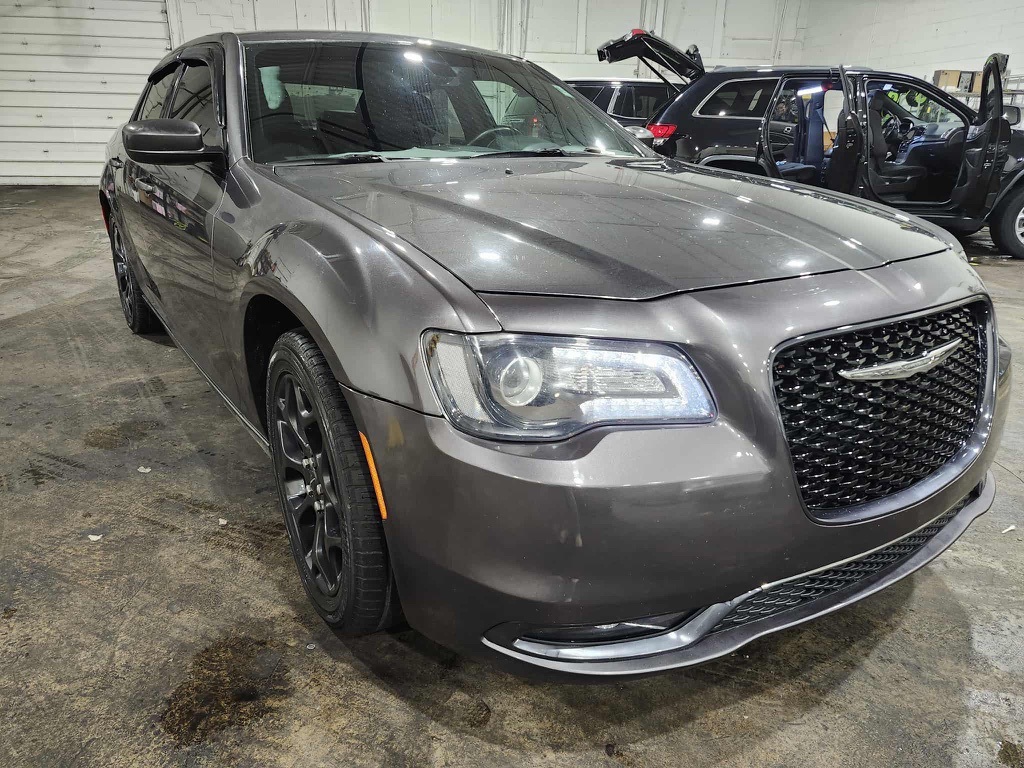 2019 Chrysler 300 S's photo