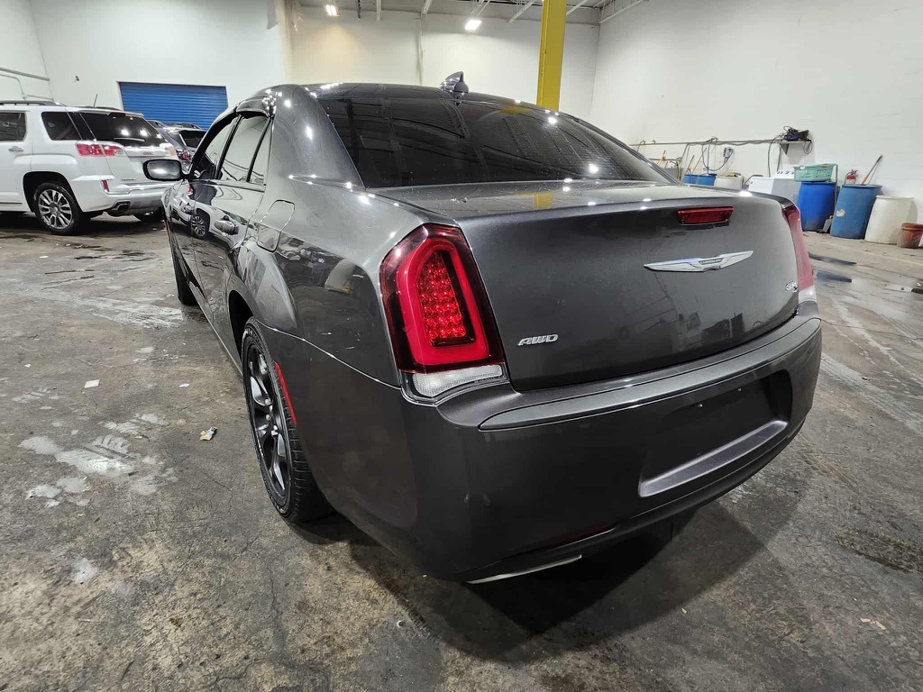 2019 Chrysler 300 S photo 3