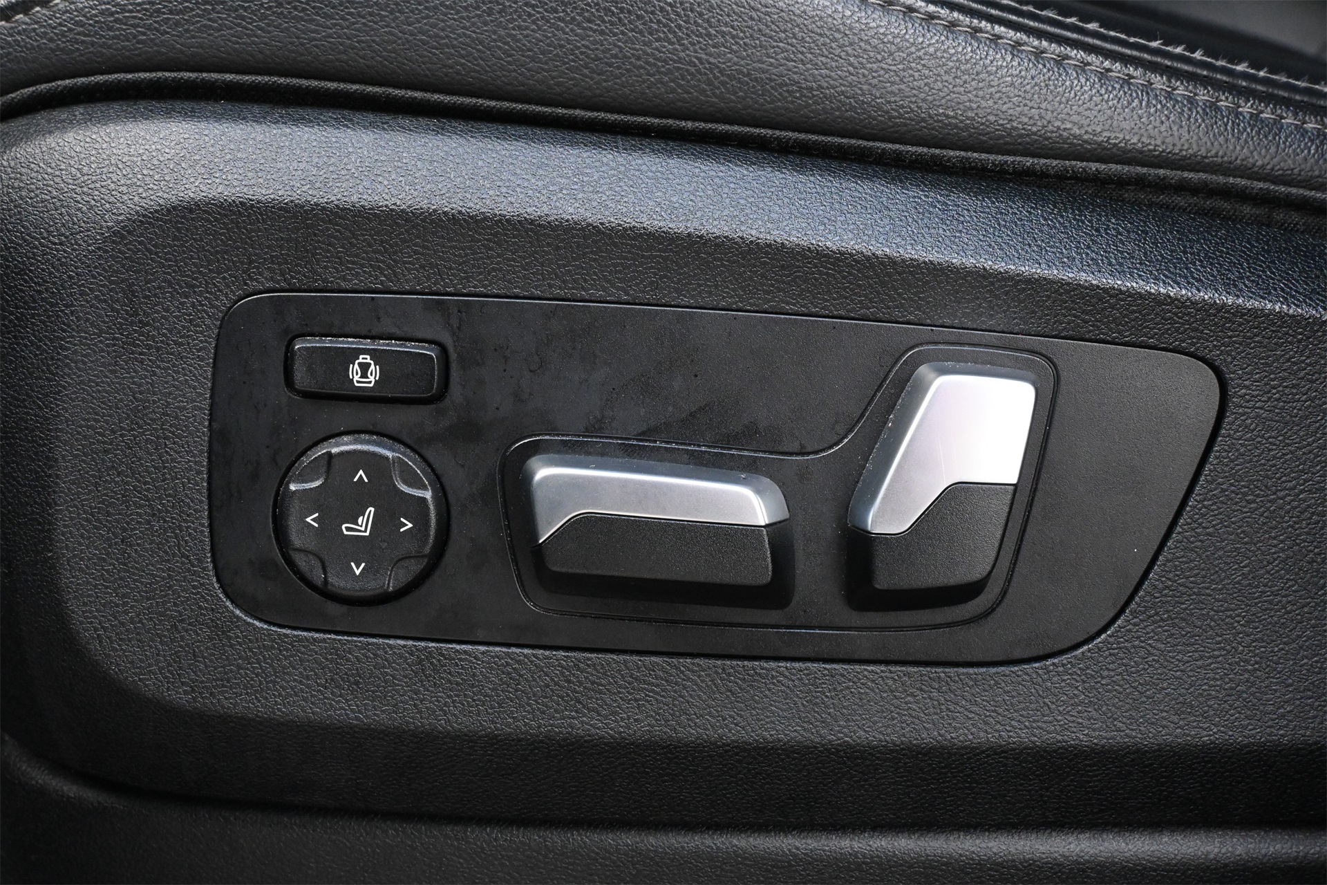 2020 BMW X5 sDrive40i Gray at Bayway Cadillac Southwest