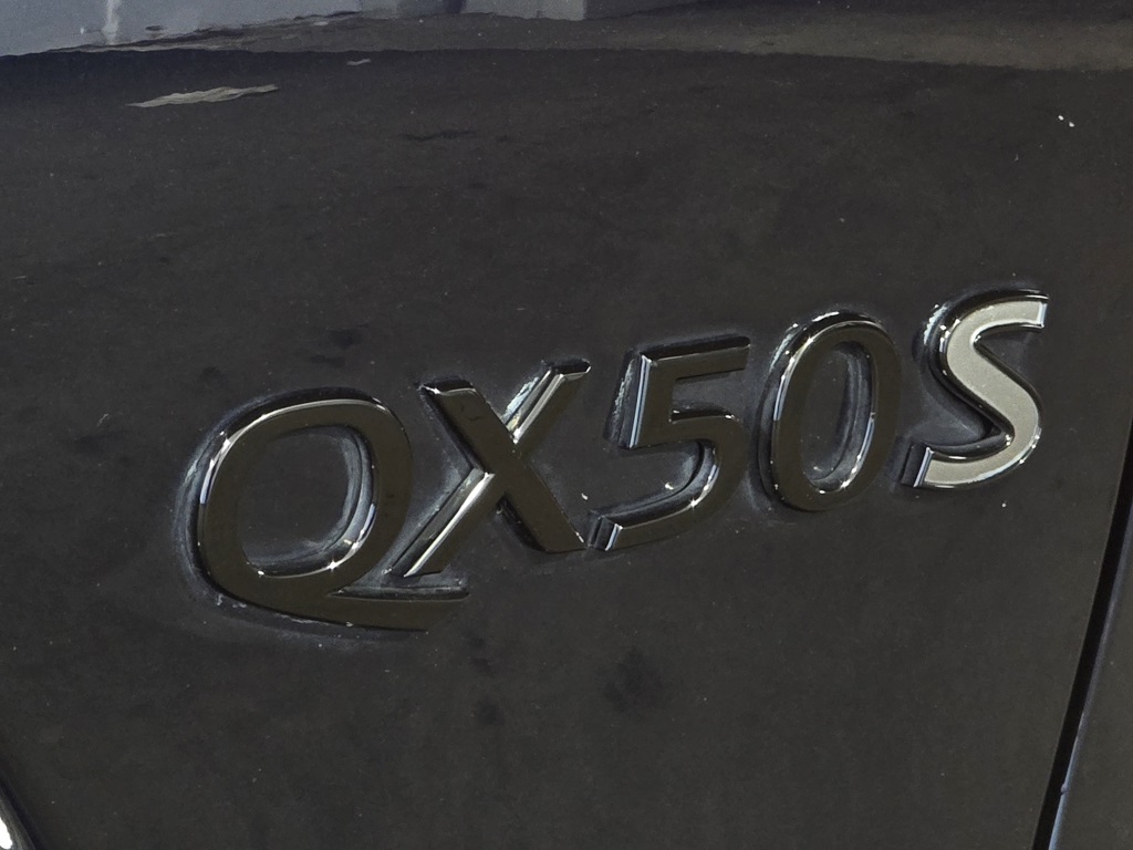 Thumbnail: 2023 INFINITI QX50 - 11