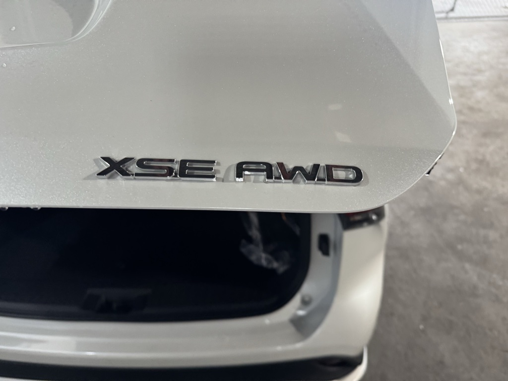 Thumbnail: 2026 Toyota Highlander - 25