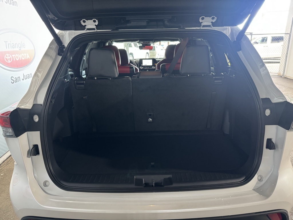 Thumbnail: 2026 Toyota Highlander - 26