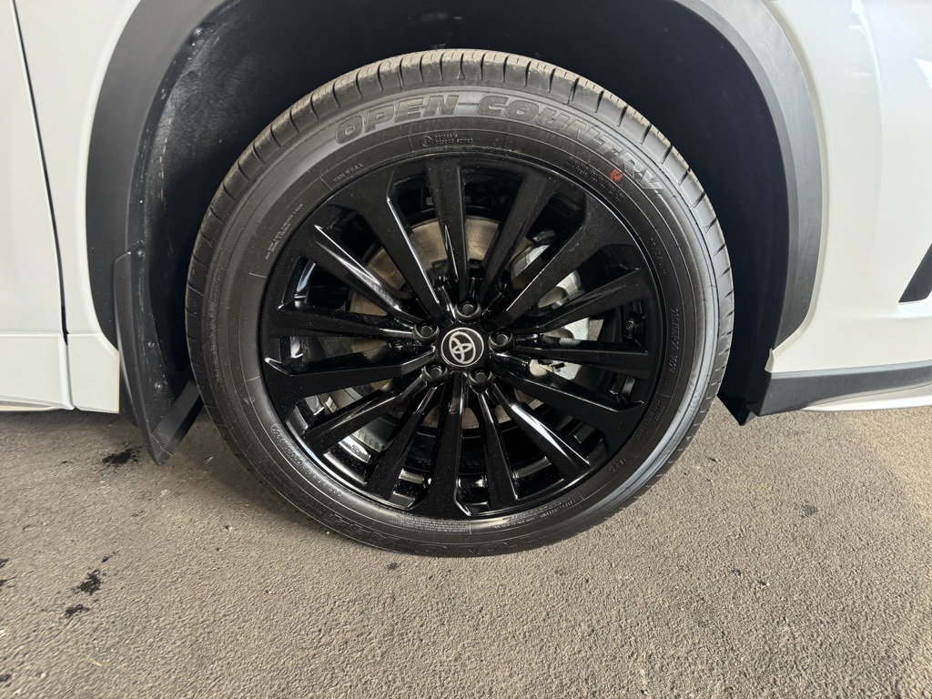 Thumbnail: 2026 Toyota Highlander - 7