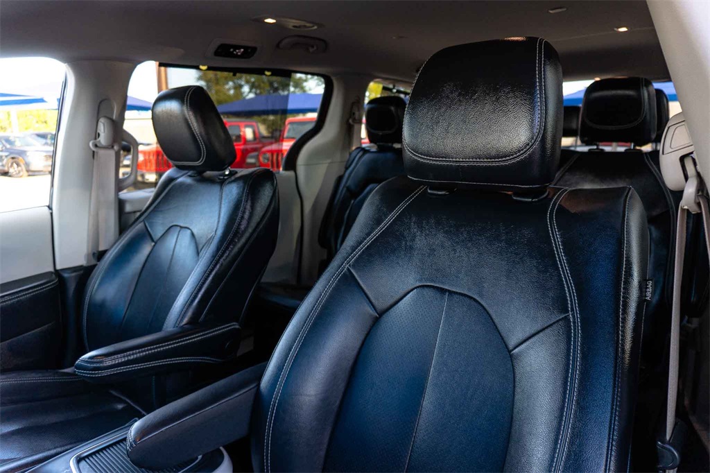 Used Car 2022 Chrysler Pacifica  Touring L For Sale Under $30,000 In San Marcos, Texas