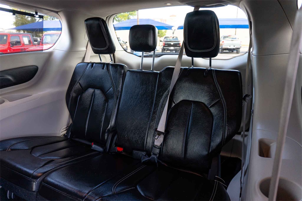 Used Car 2022 Chrysler Pacifica  Touring L For Sale Under $30,000 In San Marcos, Texas