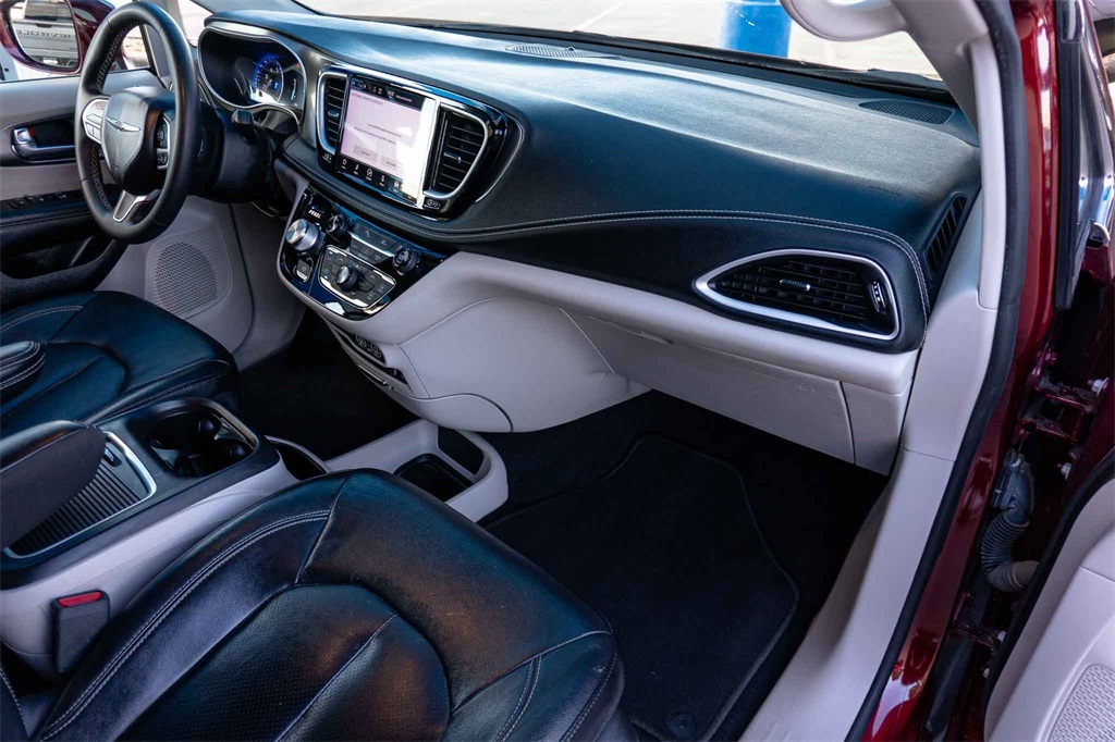 Used Car 2022 Chrysler Pacifica  Touring L For Sale Under $30,000 In San Marcos, Texas