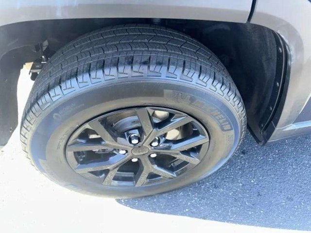 JeepGrand Cherokee21