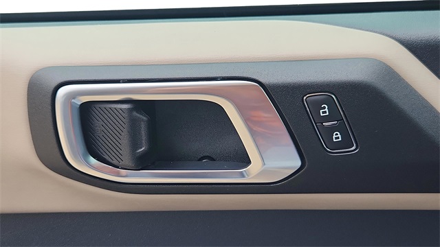 2024 Ford Bronco - Image 28