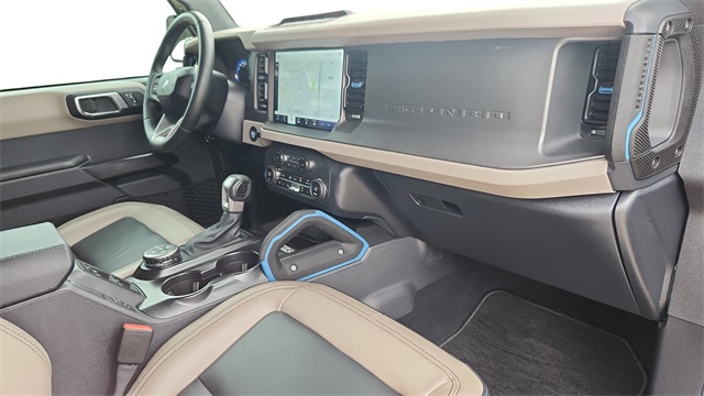 2024 Ford Bronco - Image 32