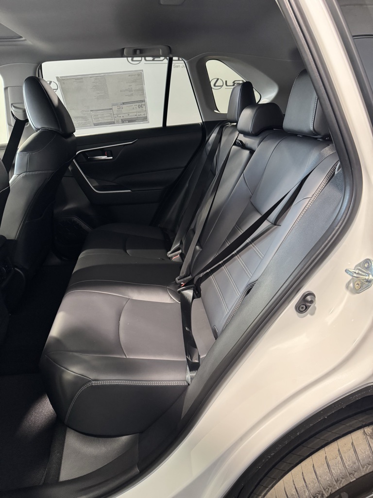 Thumbnail: 2025 Toyota RAV4 - 31