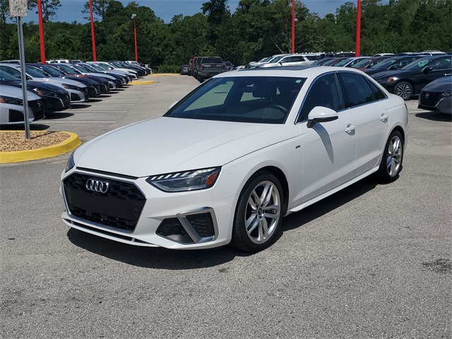 2022 Audi A4 45 S line Premium Plus photo 4