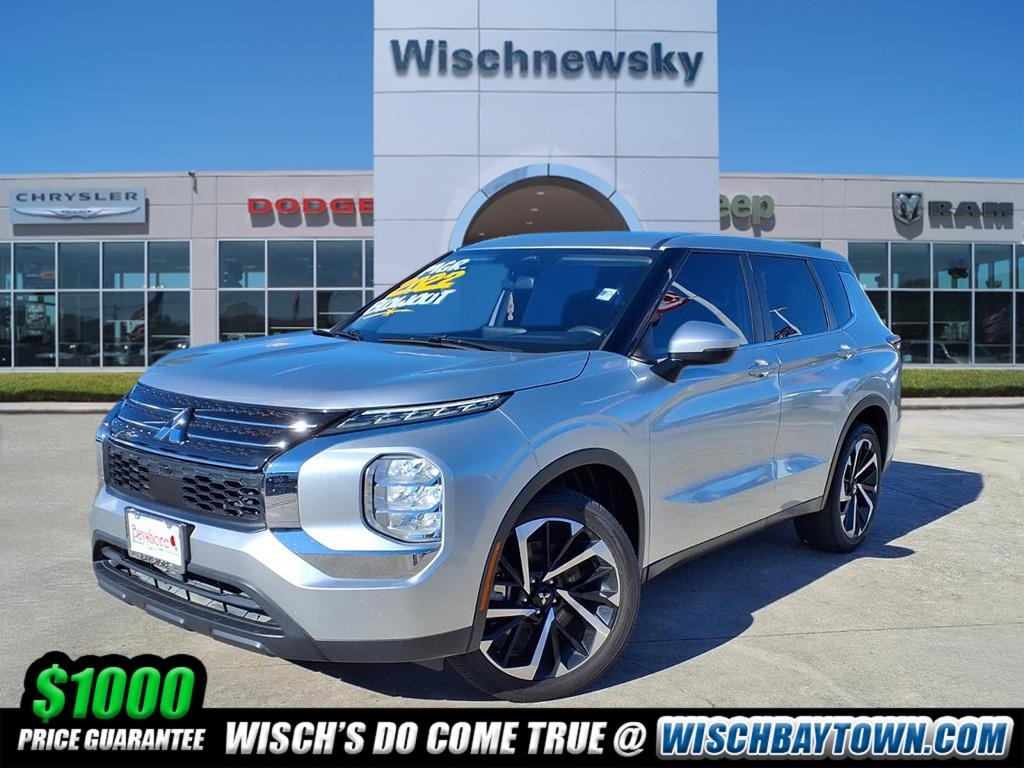 2022 Mitsubishi Outlander ES Silver at Emmons Autoplex