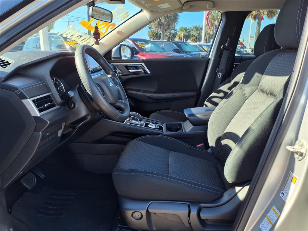 2022 Mitsubishi Outlander ES Silver at Emmons Autoplex