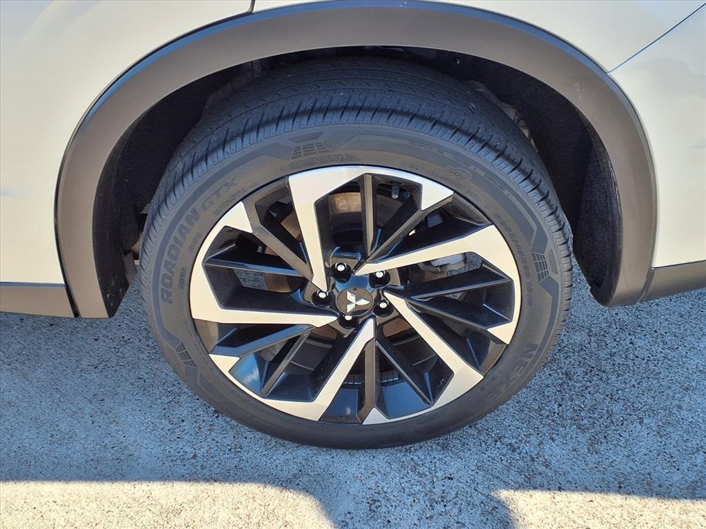 2022 Mitsubishi Outlander ES Silver at Emmons Autoplex