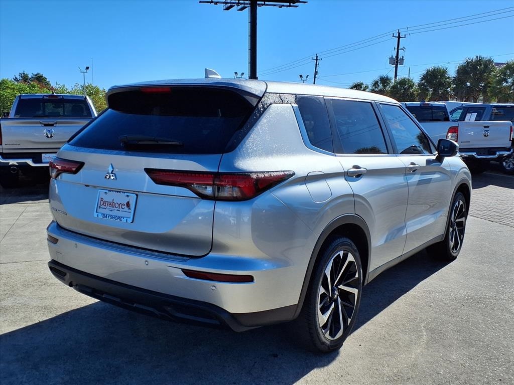 2022 Mitsubishi Outlander ES Silver at Emmons Autoplex