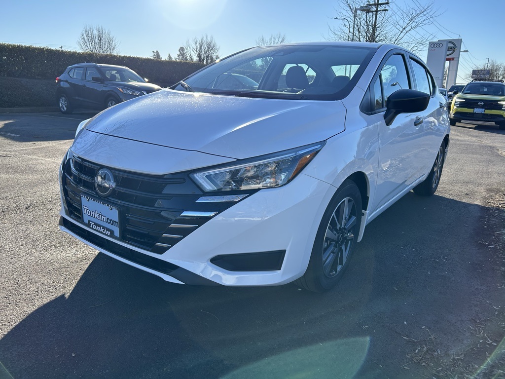 2025 Nissan Versa 1.6 S photo 3