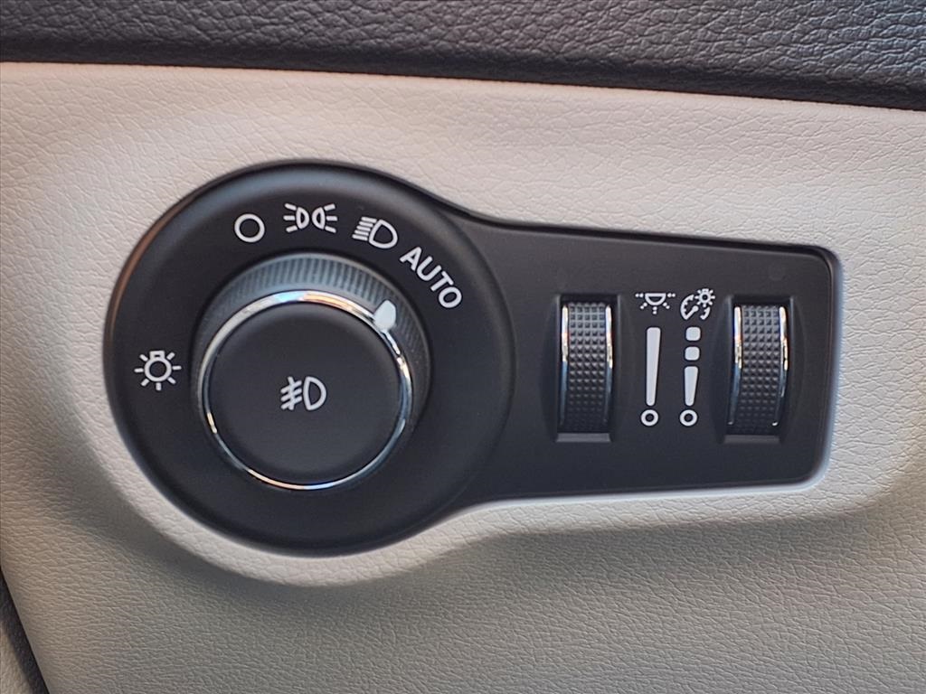 2019 Jeep Compass Latitude Black at Bayshore Chrysler Jeep Dodge Ram