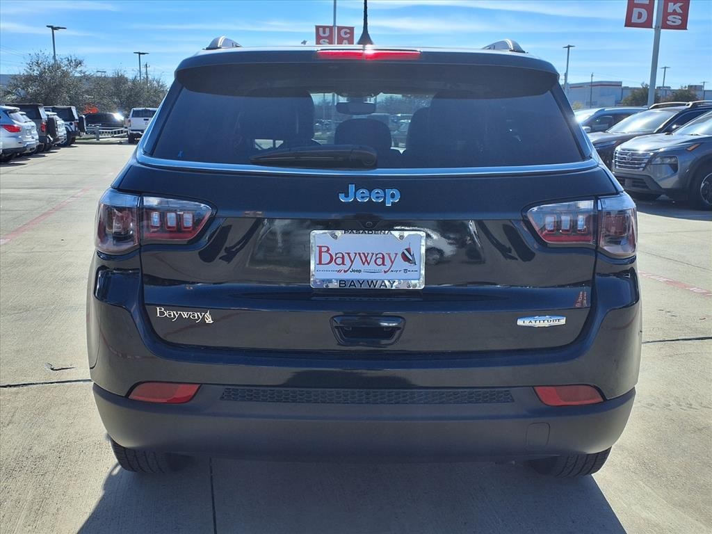 2019 Jeep Compass Latitude Black at Bayshore Chrysler Jeep Dodge Ram