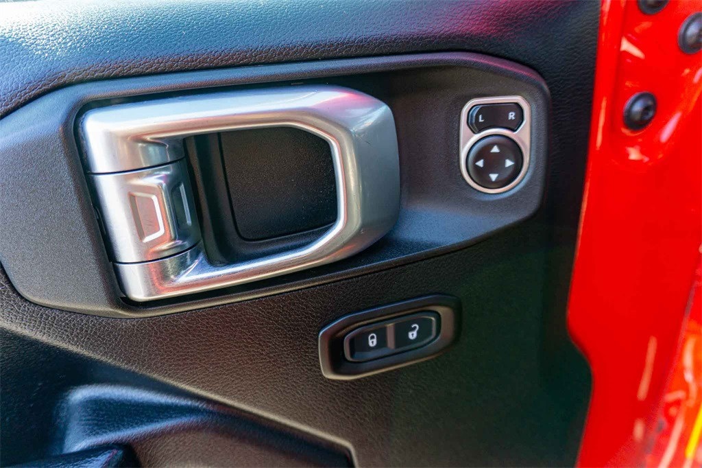 Used Car 2020 Jeep Gladiator  Rubicon For Sale Under $30,000 In San Marcos, Texas