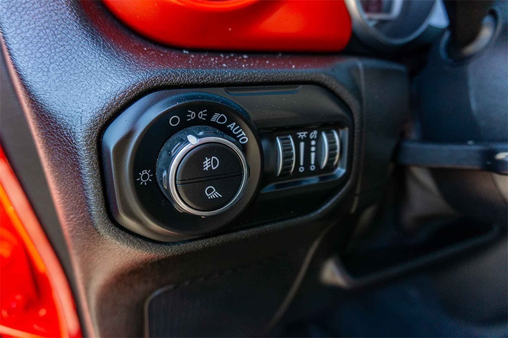 Used Car 2020 Jeep Gladiator  Rubicon For Sale Under $30,000 In San Marcos, Texas