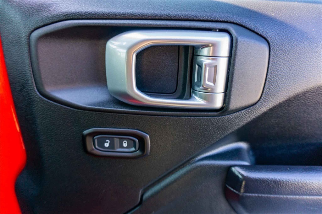 Used Car 2020 Jeep Gladiator  Rubicon For Sale Under $30,000 In San Marcos, Texas