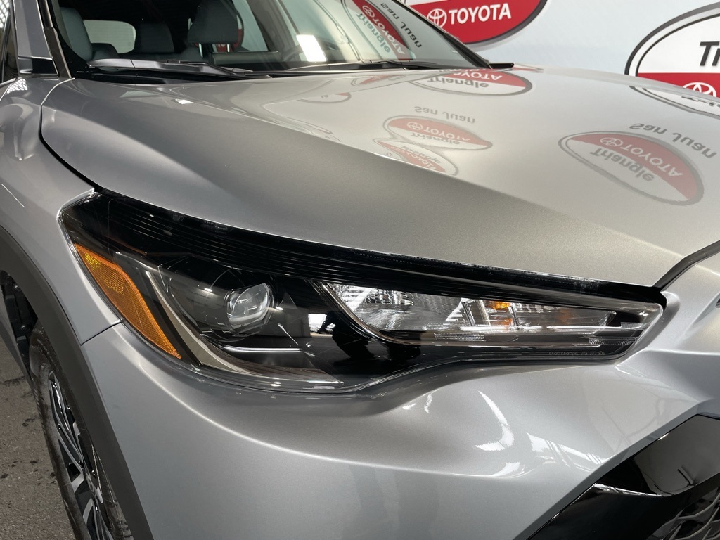 Thumbnail: 2026 Toyota Corolla Cross - 10