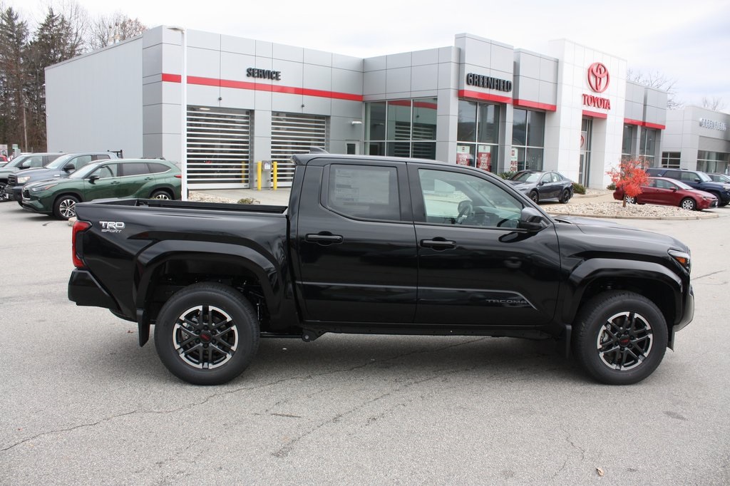 2025 Toyota Tacoma TRD Sport photo 4