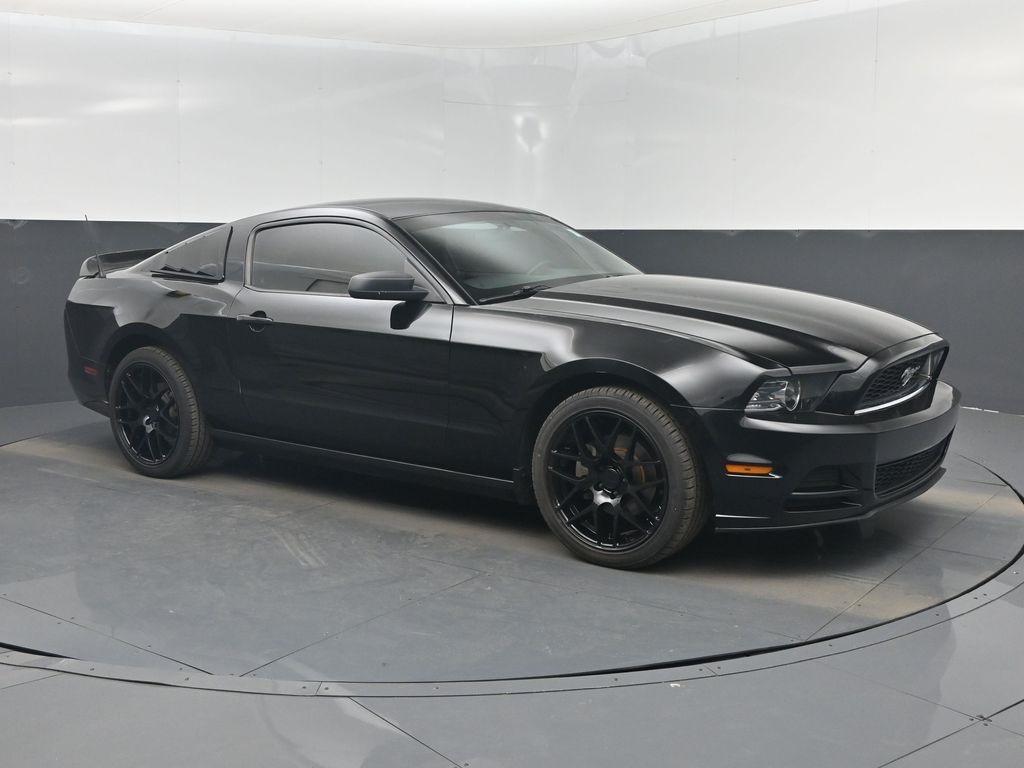 2014 Ford Mustang V6 Coupe RWD