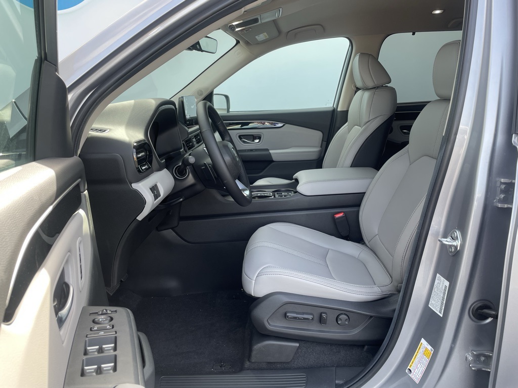Thumbnail: 2025 Honda Pilot - 6