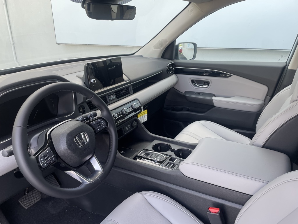 Thumbnail: 2025 Honda Pilot - 9