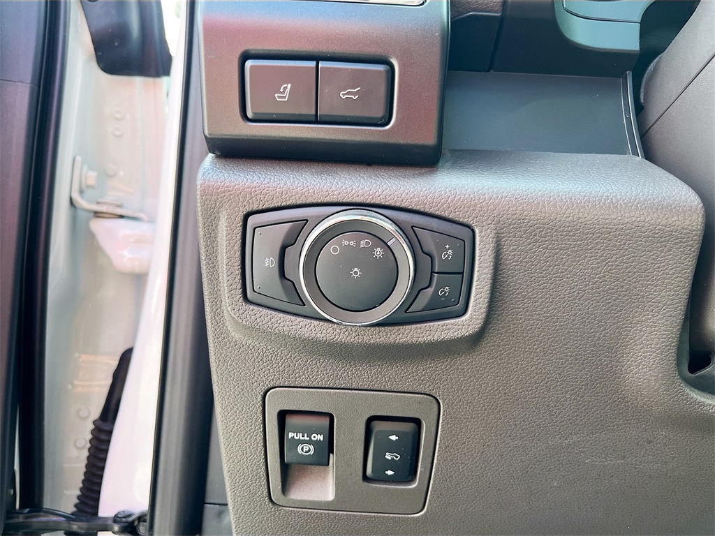 2020 Ford Expedition Limited White at Bravo Nissan