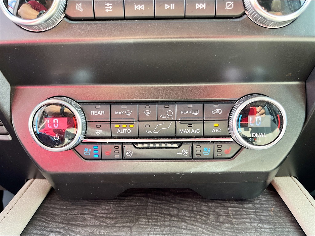 2020 Ford Expedition Limited White at Bravo Nissan