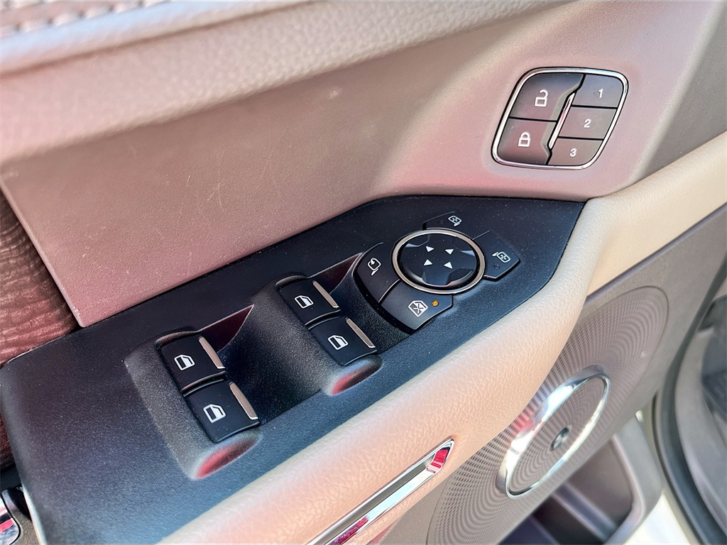 2020 Ford Expedition Limited White at Bravo Nissan