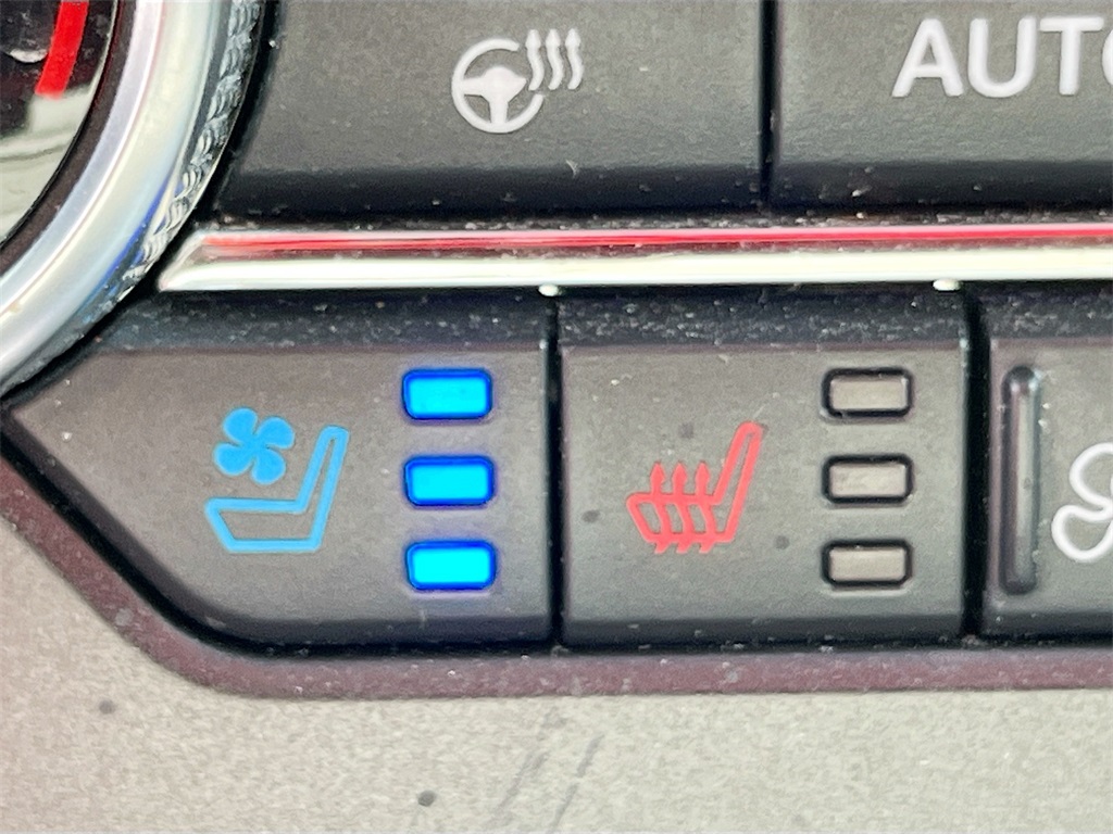 2020 Ford Expedition Limited White at Bravo Nissan