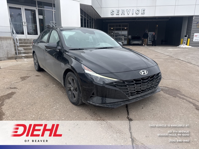 2023 Hyundai Elantra SEL FWD