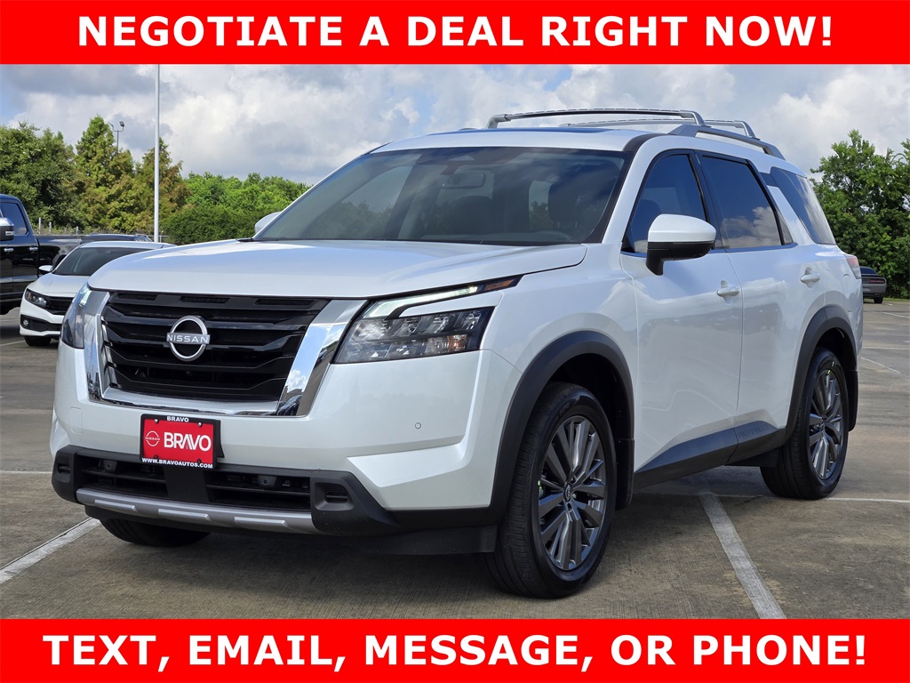 2025 Nissan Pathfinder SL