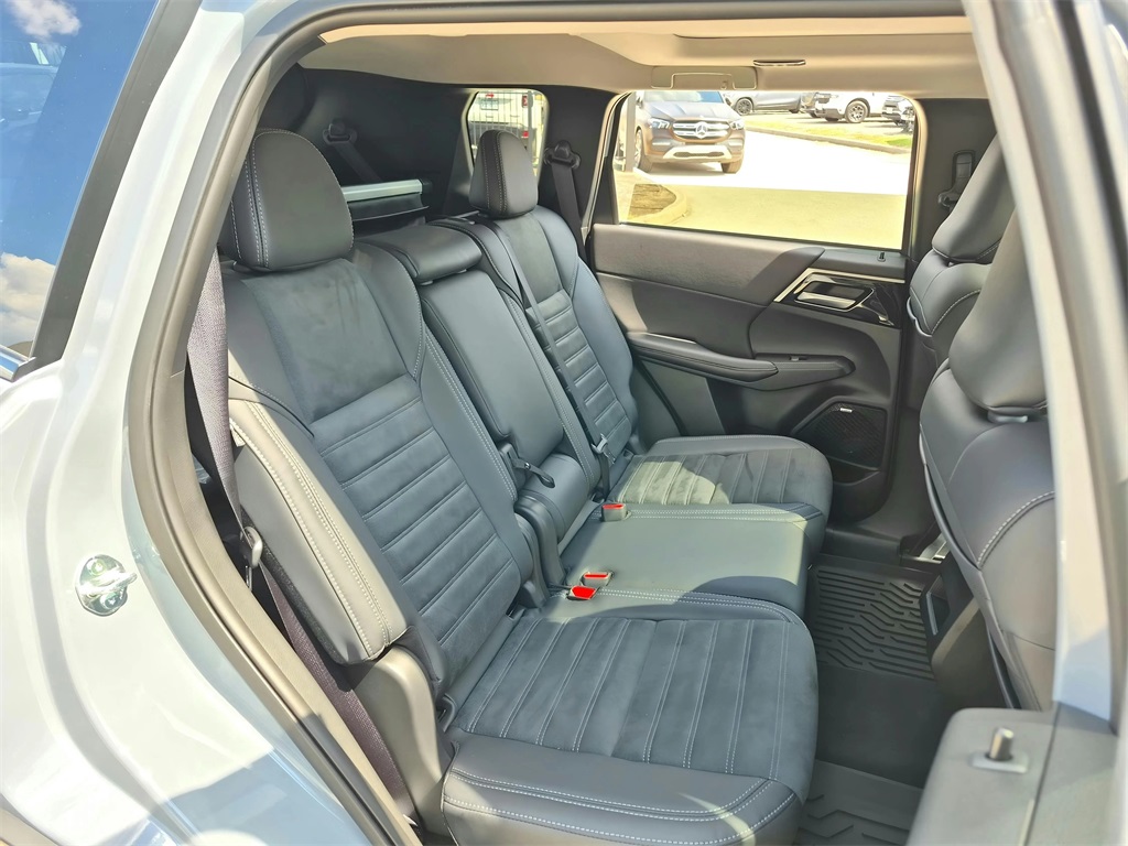 2025 Mitsubishi Outlander SE  at Mac Haik CDJR North Houston