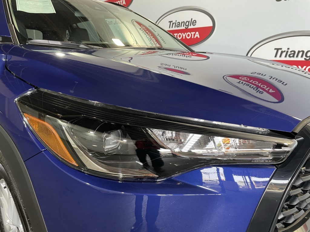 Thumbnail: 2026 Toyota Corolla Cross - 10