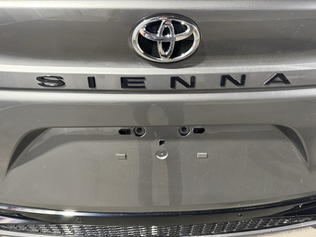 Thumbnail: 2026 Toyota Sienna - 21