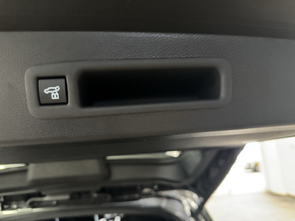 Thumbnail: 2026 Toyota Sienna - 26