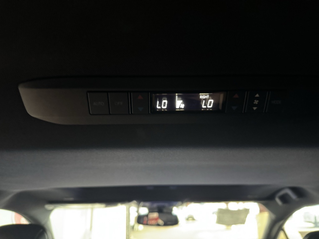 Thumbnail: 2026 Toyota Sienna - 32