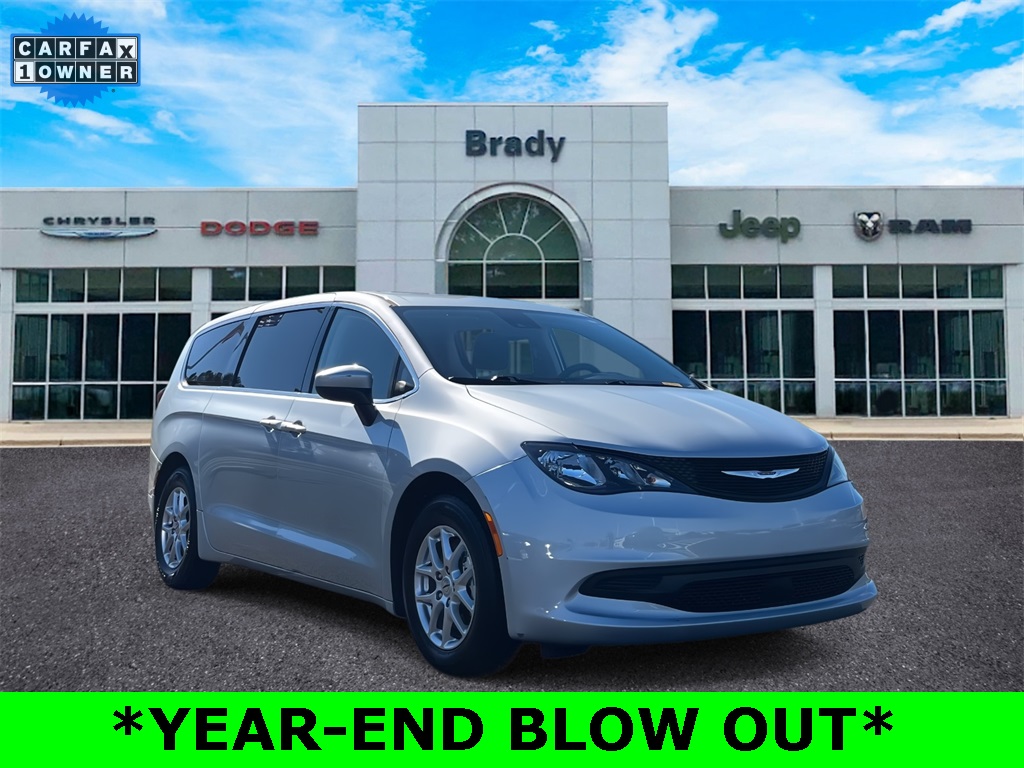 2023 Chrysler Voyager LX FWD