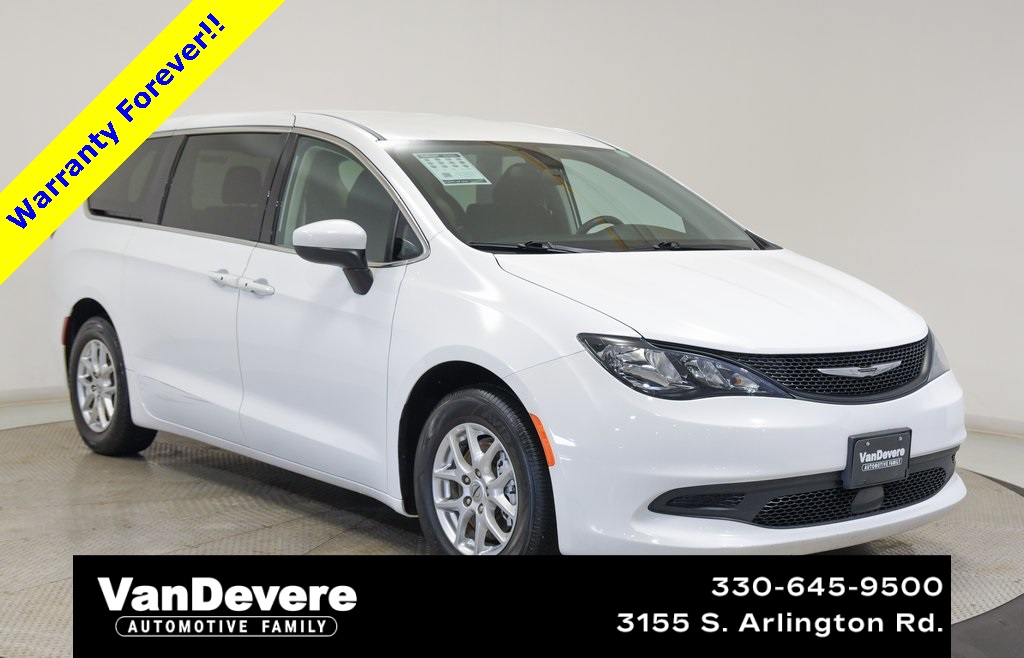 2022 Chrysler Voyager LX FWD