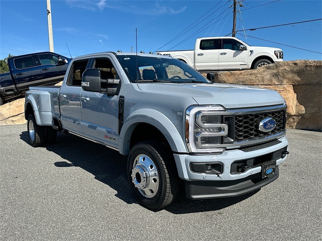 2026 Ford F-450 Super Duty Platinum Crew Cab LB DRW 4WD