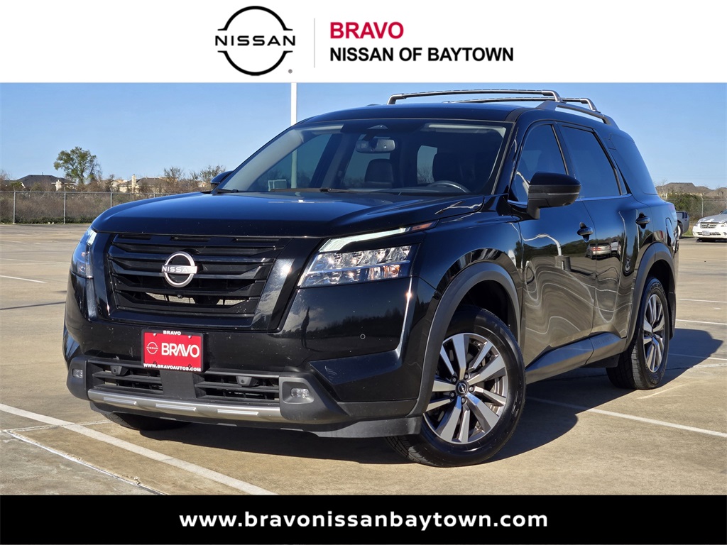 2022 Nissan Pathfinder SL