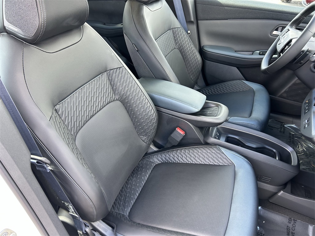 New White Pearl 2026 Nissan Leaf PLATINUM+ for Sale in Tustin, CA