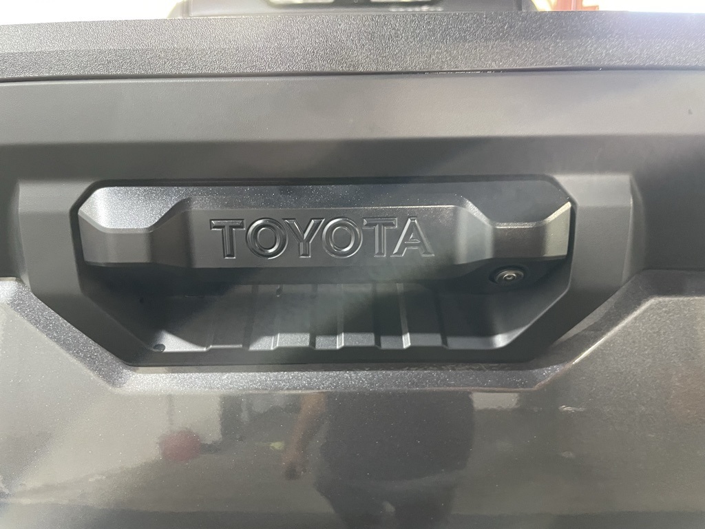 Thumbnail: 2025 Toyota Tundra - 18