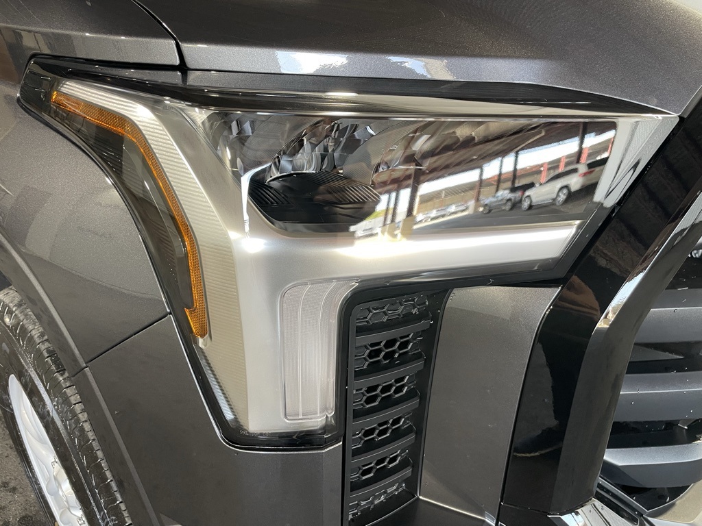 Thumbnail: 2025 Toyota Tundra - 9