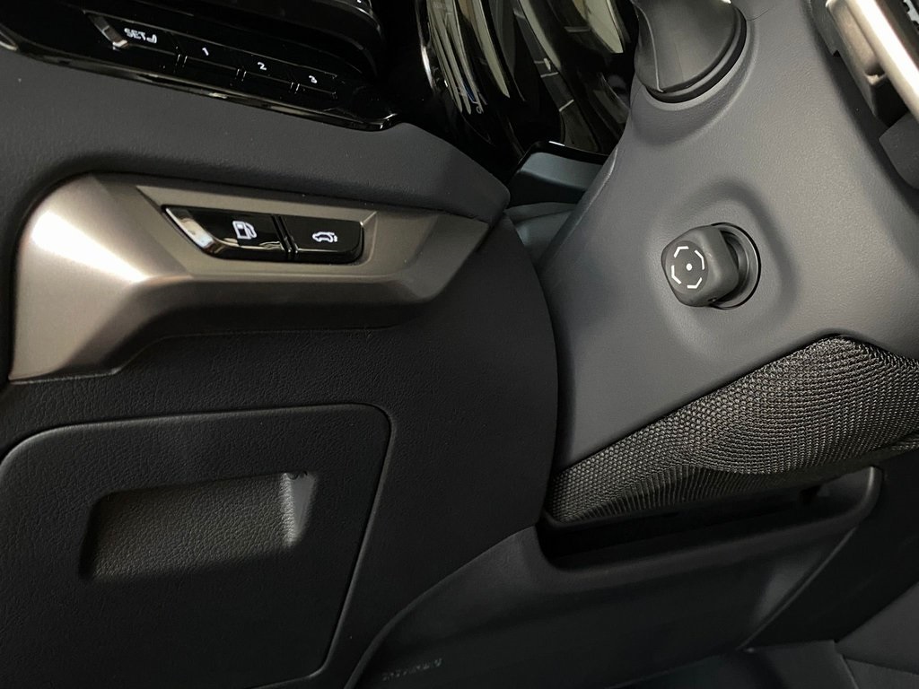 Thumbnail: 2025 Lexus RX - 14