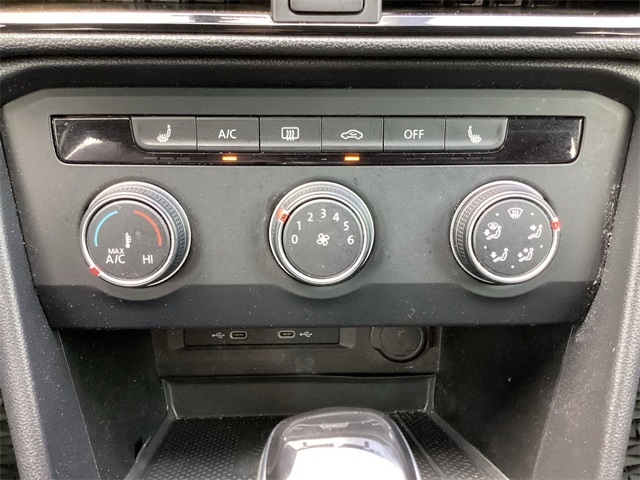 Used Car 2022 Volkswagen Taos  1.5t Se For Sale Under $20,000 In San Antonio, Texas